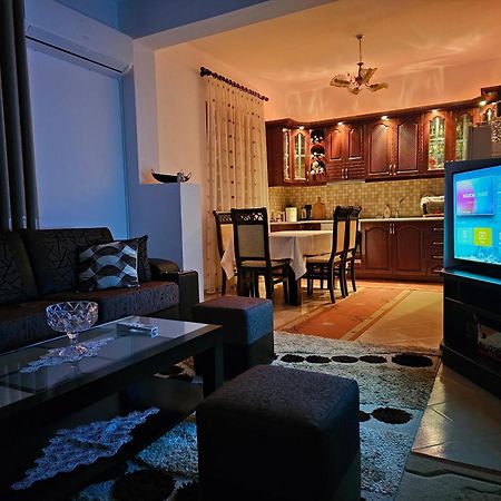 Guesthouse Iljaz Берат Екстер'єр фото