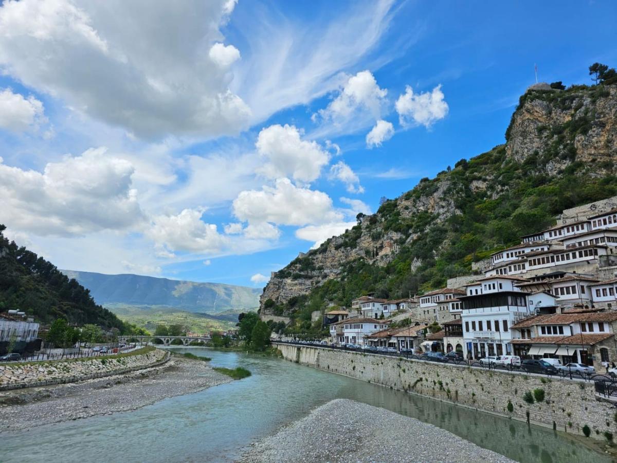 Guesthouse Iljaz Берат Екстер'єр фото