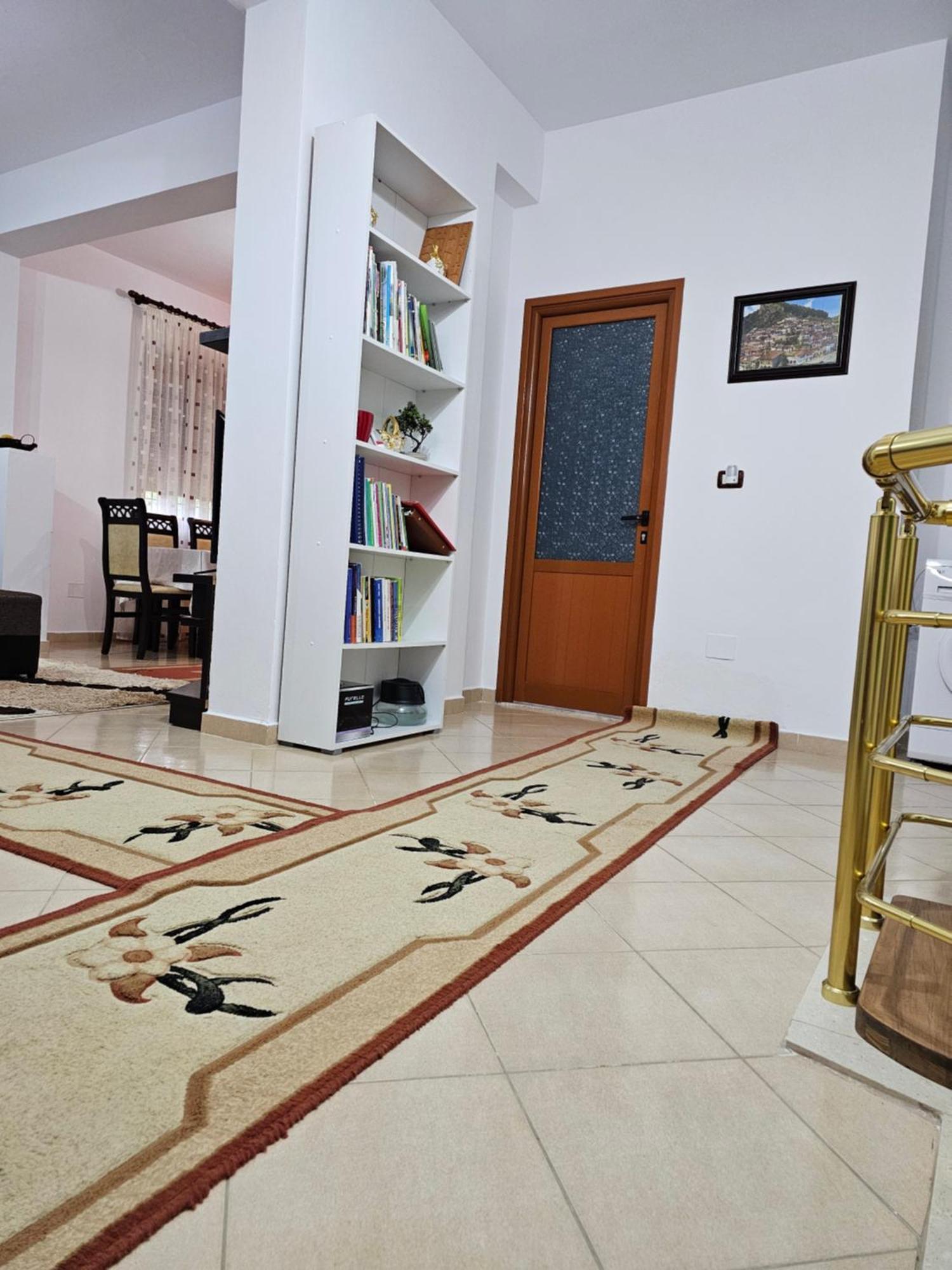 Guesthouse Iljaz Берат Екстер'єр фото